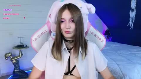 Evie online show from July 27, 2:19 am