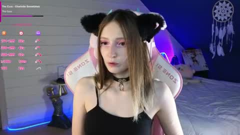 Evie online show from June 15, 11:49 pm