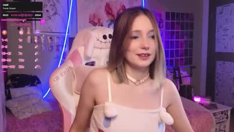 Evie online show from November 23, 10:33 pm