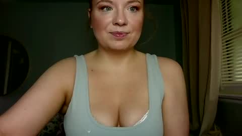evilkitty_23 online show from July 19, 3:36 pm