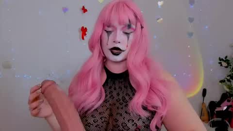 evilla_brill online show from May 24, 10:47 am