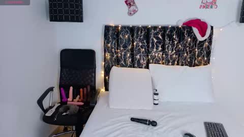 evvaa_moon online show from December 17, 12:42 pm