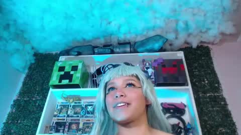 Im Evy online show from July 14, 6:23 pm