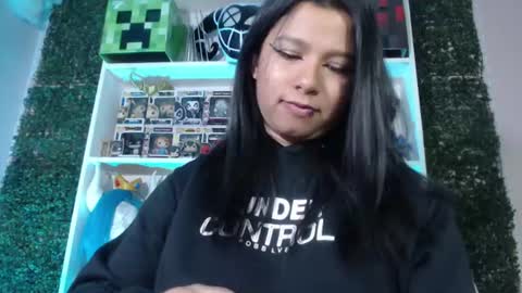 Im Evy online show from July 22, 6:09 pm