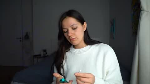 ewelynscott online show from December 5, 2:11 am