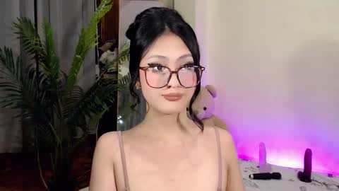 Candy  online show from January 12, 1:05 pm