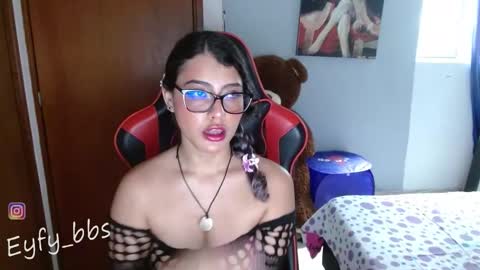 Snapshot of eyfy_bbs chatting on February 7, 8:53 pm Nadia online show from February 7, 8:53 pm