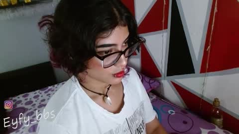 Snapshot of eyfy_bbs chatting on December 11, 9:12 pm Nadia online show from December 11, 9:12 pm