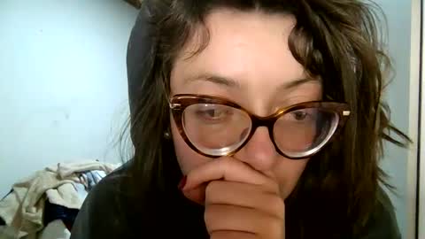 Snapshot of ezlngirl chatting on February 21, 4:07 am Aimee online show from February 21, 4:07 am