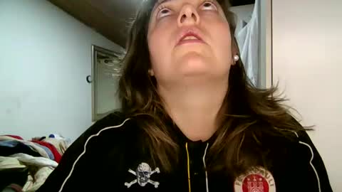 Snapshot of ezlngirl chatting on February 8, 4:36 am Aimee online show from February 8, 4:36 am