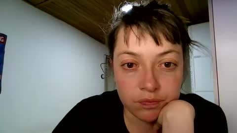 Snapshot of ezlngirl chatting on January 19, 4:12 am Aimee online show from January 19, 4:12 am