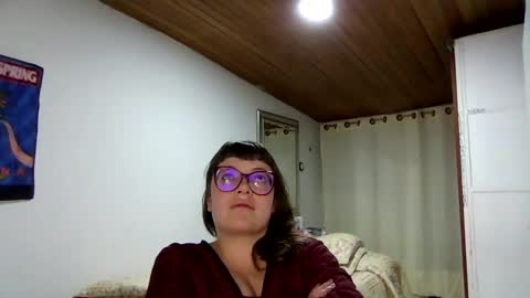 Snapshot of ezlngirl chatting on January 9, 2:11 am Aimee online show from January 9, 2:11 am