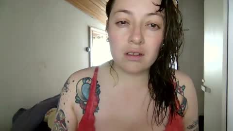 Snapshot of ezlngirl chatting on February 21, 9:11 pm Aimee online show from February 21, 9:11 pm