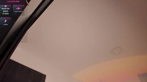 Thianna online show from February 5, 5:05 pm