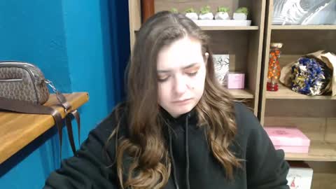 Linda online show from May 9, 9:22 am