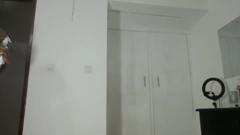 feetlovely507541 online show from April 2, 7:44 pm