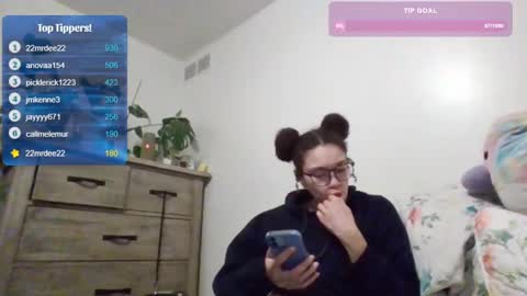 Soley online show from February 9, 1:45 am