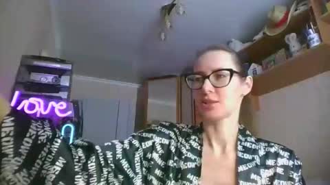 feraliss online show from February 13, 11:12 am