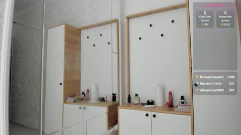 Leya online show from February 19, 3:33 pm