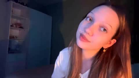 Snapshot of ferneprivatsky chatting on October 18, 8:43 pm Alice online show from October 18, 8:43 pm