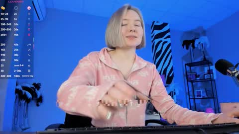 Rey online show from February 7, 7:07 pm