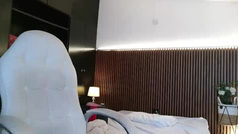 Freyja  online show from December 19, 6:11 pm