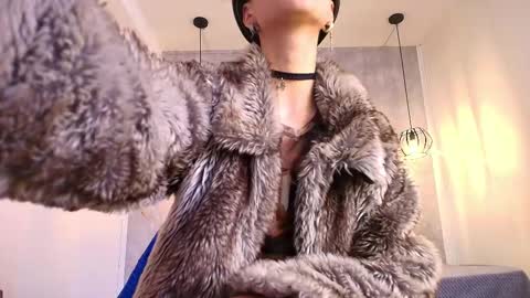   online show from November 5, 11:59 am