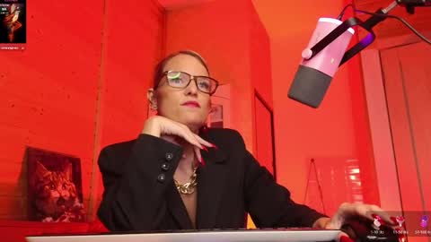 Lady online show from April 15, 7:58 pm