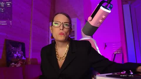 Lady online show from May 29, 9:57 pm