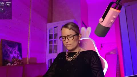 Lady online show from June 6, 6:14 pm