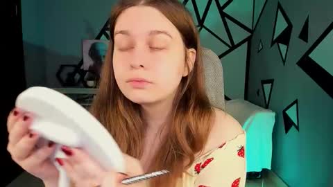 fiora online show from March 25, 5:54 am