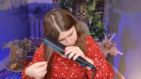 fiora online show from December 18, 5:12 am