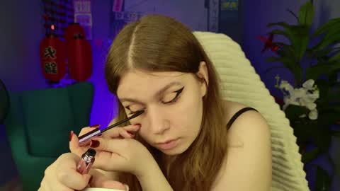 fiora online show from April 8, 5:42 am