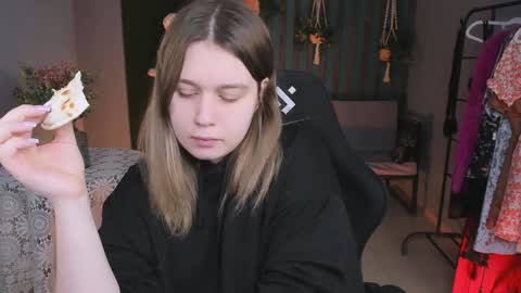 fiora online show from January 12, 5:03 am