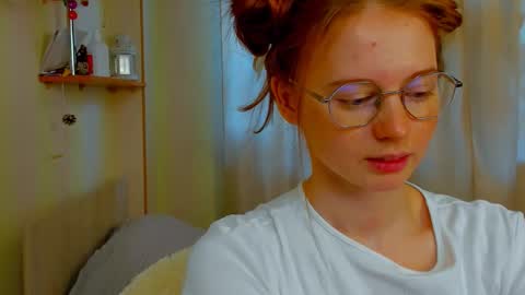 fire_luna online show from November 13, 6:12 am