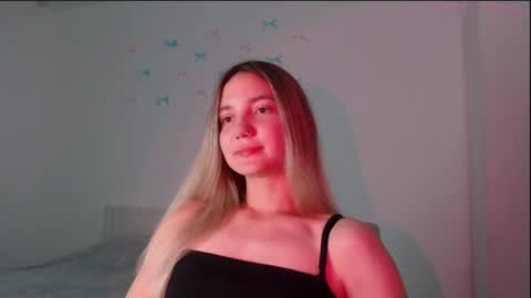 fireflies_fly_ online show from July 27, 8:06 pm