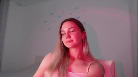 fireflies_fly_ online show from July 18, 8:11 pm