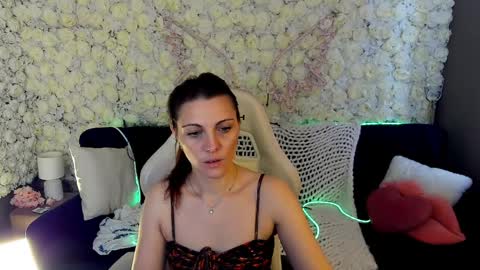 firefoxxxxy online show from April 12, 8:28 am