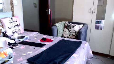 fitblair66_ online show from November 5, 3:06 pm