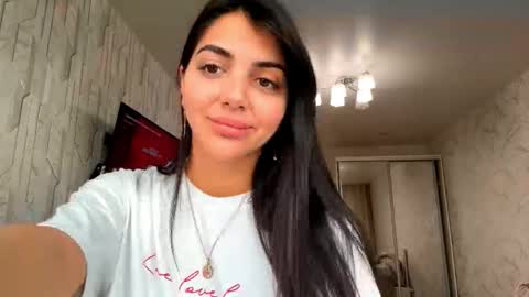 Leila online show from November 7, 11:20 pm