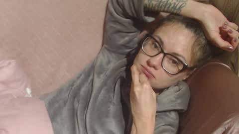 say meow and send tip  online show from December 3, 9:06 pm