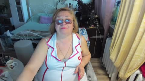Flowerlower online show from May 8, 6:10 pm