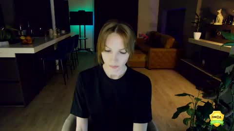 Katrin online show from June 9, 9:03 pm