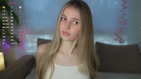 Adeline online show from January 14, 8:09 am