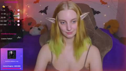 Snapshot of fluffy_muffin3 chatting on October 17, 3:37 pm Agatha online show from October 17, 3:37 pm