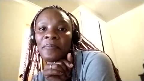 foofiefillup online show from November 14, 9:04 pm