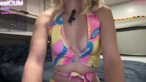Snapshot of foreverkinkyy chatting on February 2, 1:45 am Elaine online show from February 2, 1:45 am