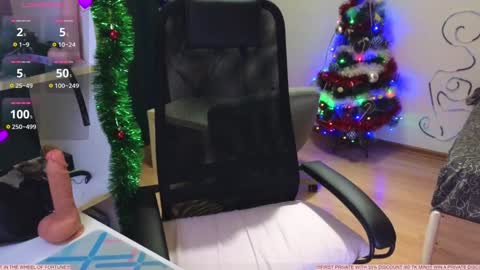 Snapshot of foxgirlandmerguis chatting on December 22, 4:17 pm Belinda online show from December 22, 4:17 pm