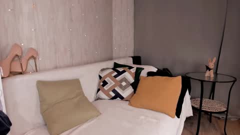 Snapshot of foxxxy__lady chatting on February 19, 12:35 am Kris online show from February 19, 12:35 am