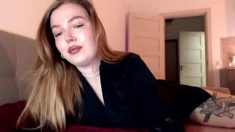 Snapshot of foxxycindy chatting on February 9, 9:28 pm Cindy online show from February 9, 9:28 pm